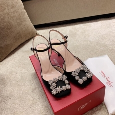 Roger Vivier flat shoes